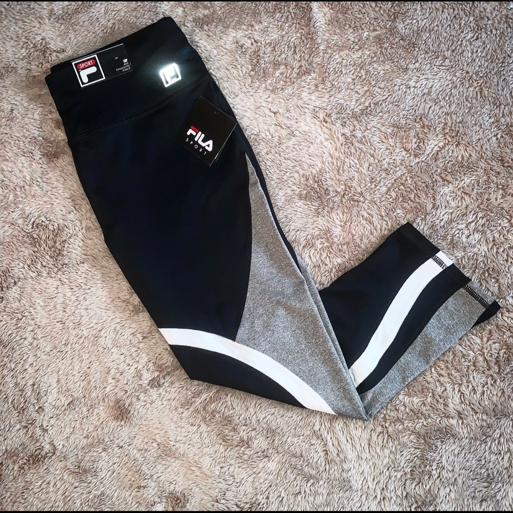 🆕Black, White, & Gray Cropped Tights